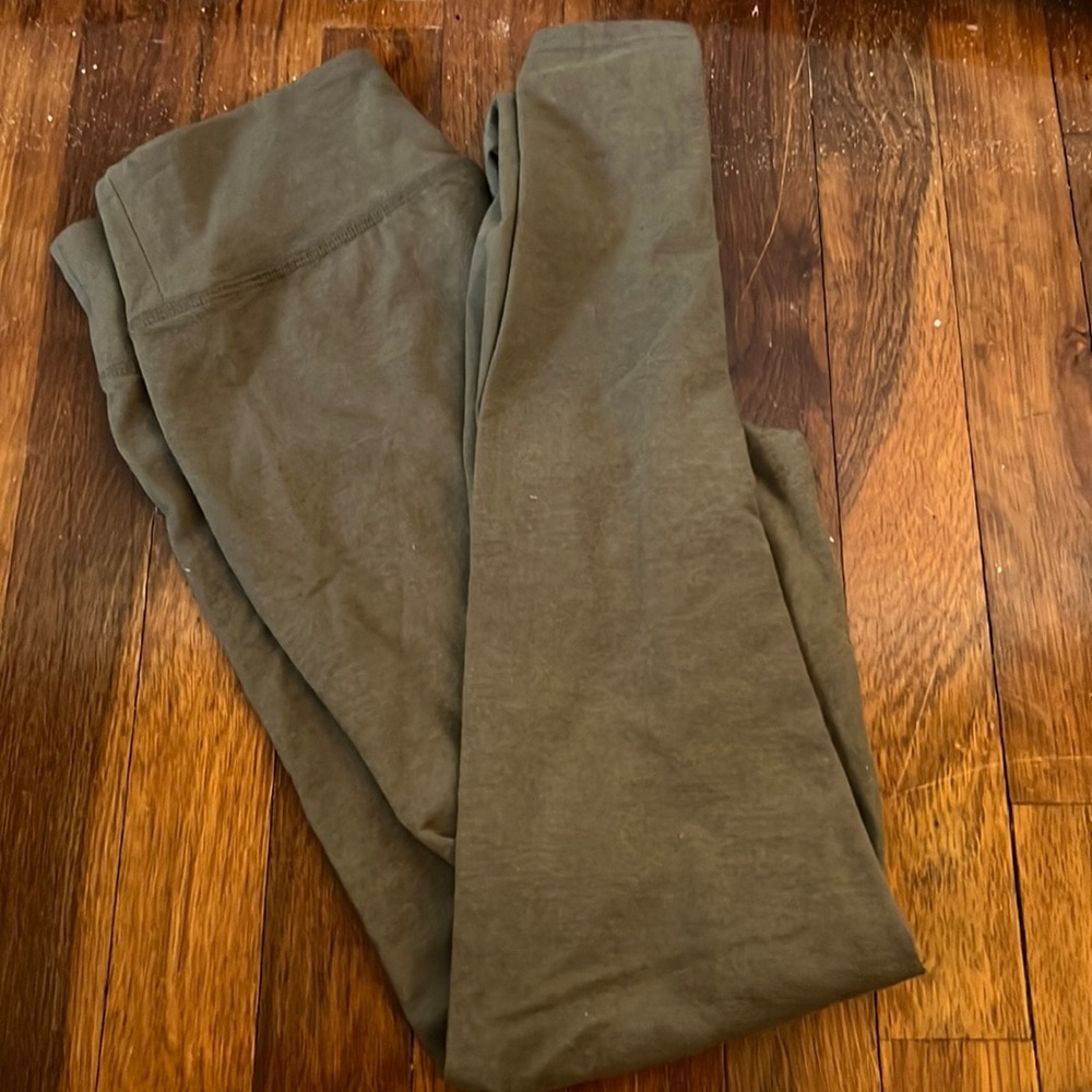 Medium aerie army green leggings